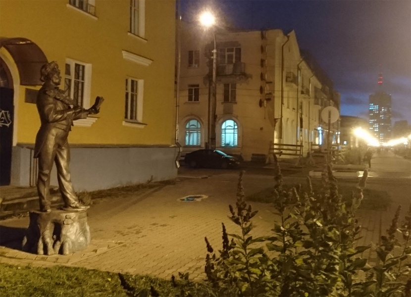 МУП «Горсвет» смонтировало систему освещения ряда памятников на проспекте Чумбарова-Лучинского