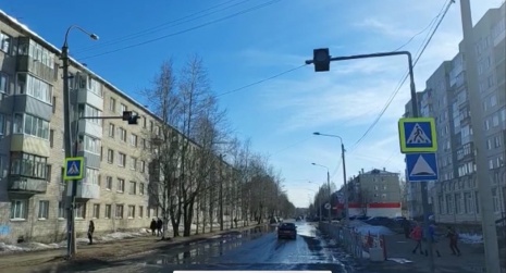 Сегодня в Северном округе подключили светофорный объект Т-7 на ул.Партизанская , рядом со школой искусств "Рапсодия"