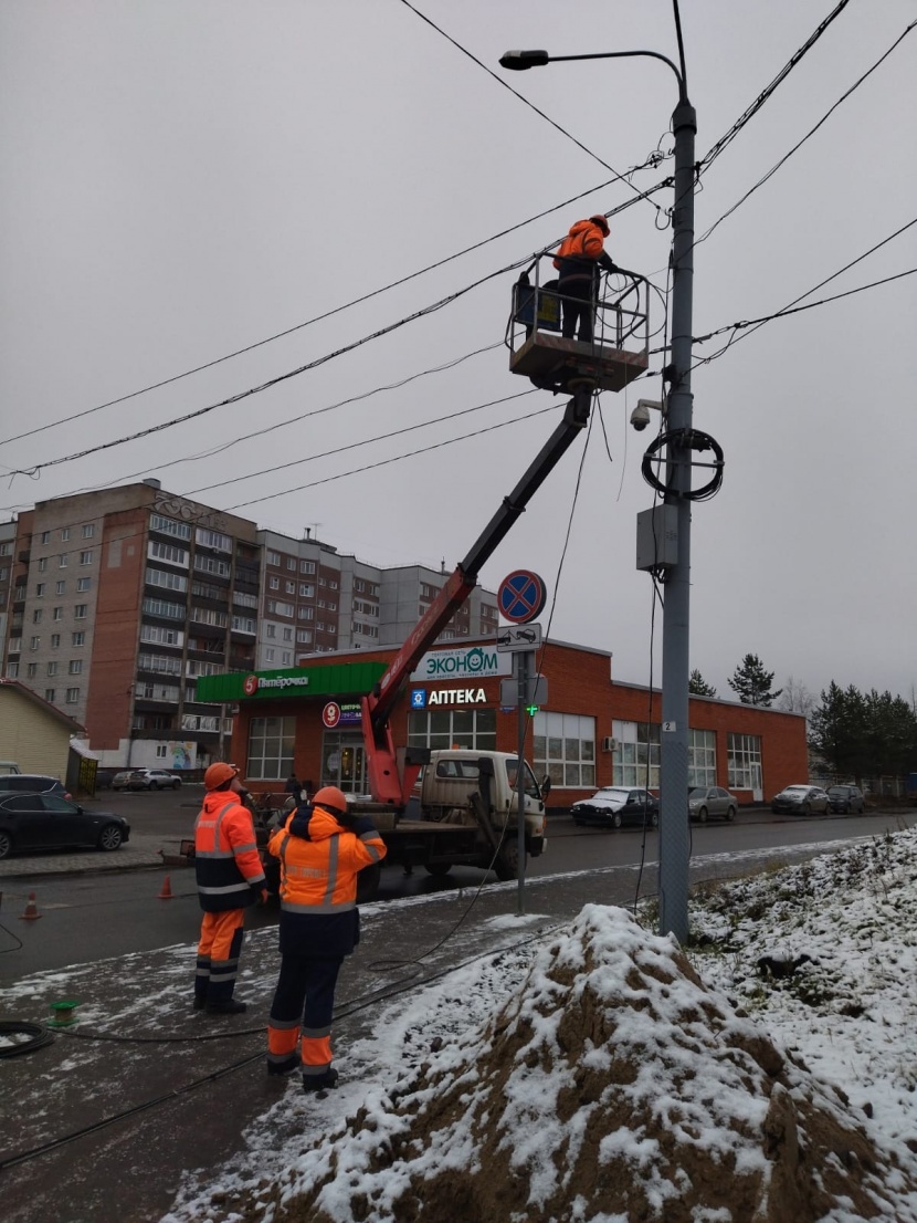 МУП "Горсвет" проводит плановые работы на светофорных объектах города